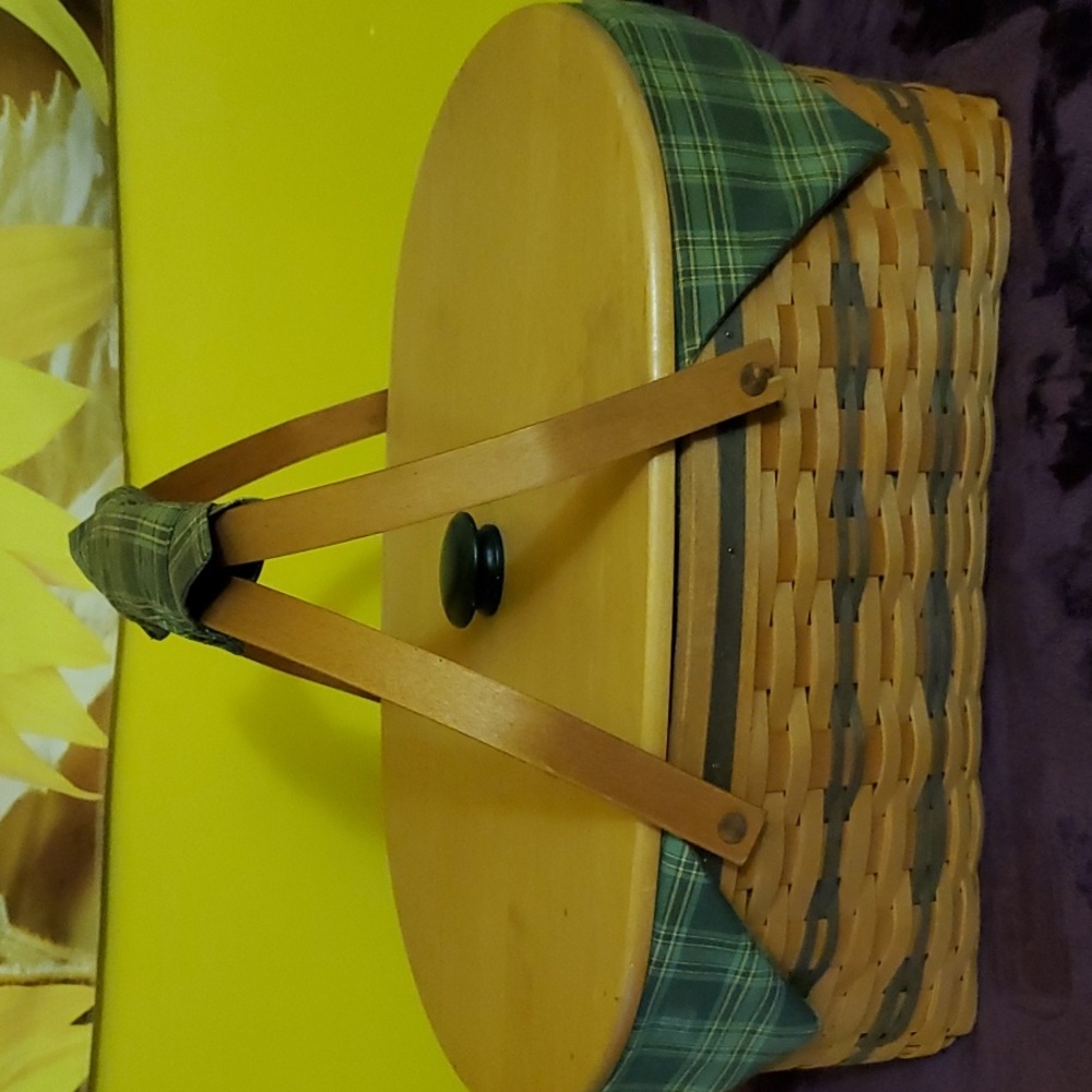 Longaberger Traditions Collection 1999 Edition Generosity basket - Picture 3 of 15